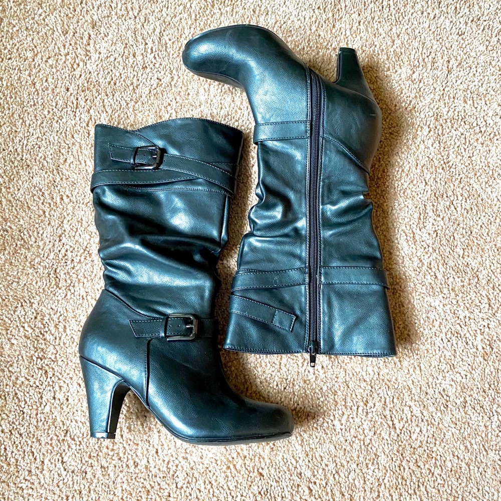 Black heeled boots